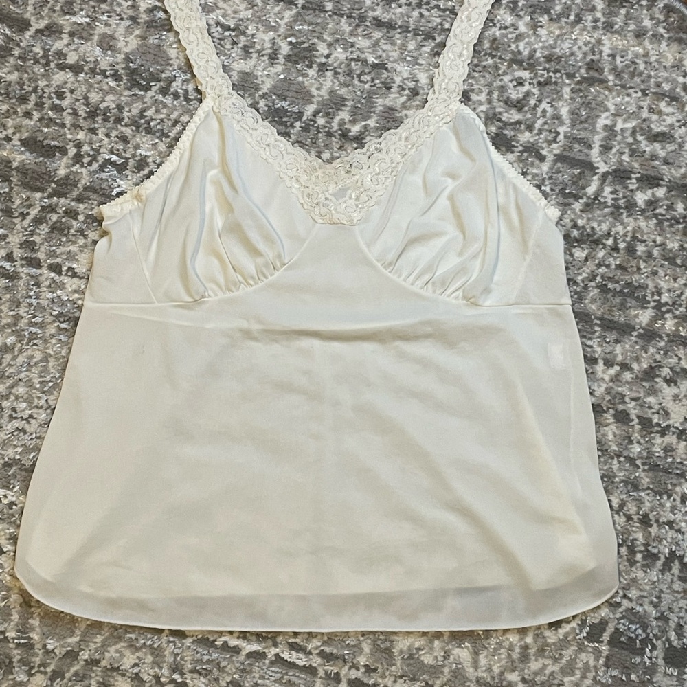 Elegant vintage Cabernet Cream Lace Trim Cami Top
